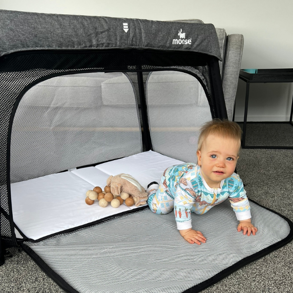 Moose Emmett Travel Cot (with Bassinet feature & 2 FREE fitted sheets)