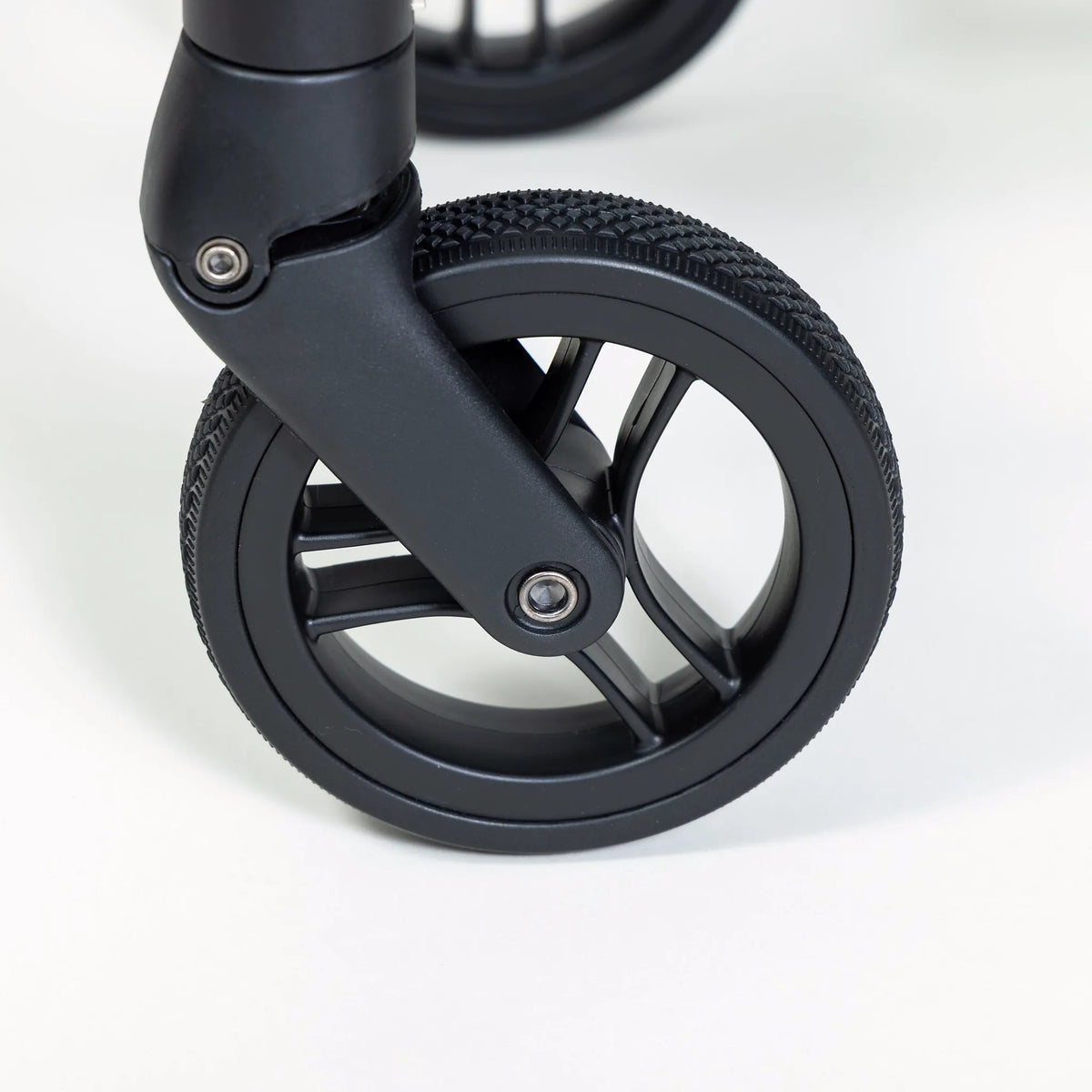 Close-up of the Milo front wheel with suspension