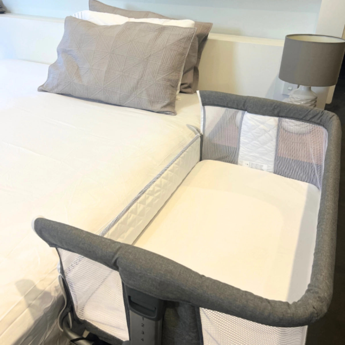 Moose Eden Co-Sleeper Crib (with two FREE mattress protectors)