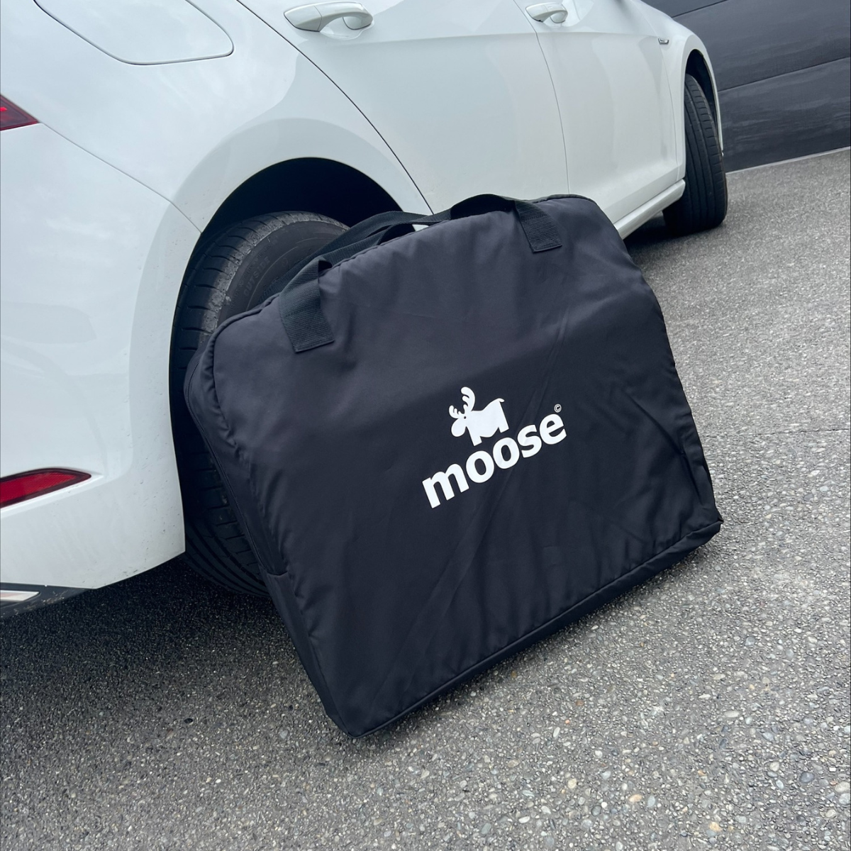 Moose Emmett Travel Cot (with Bassinet feature & 2 FREE fitted sheets)