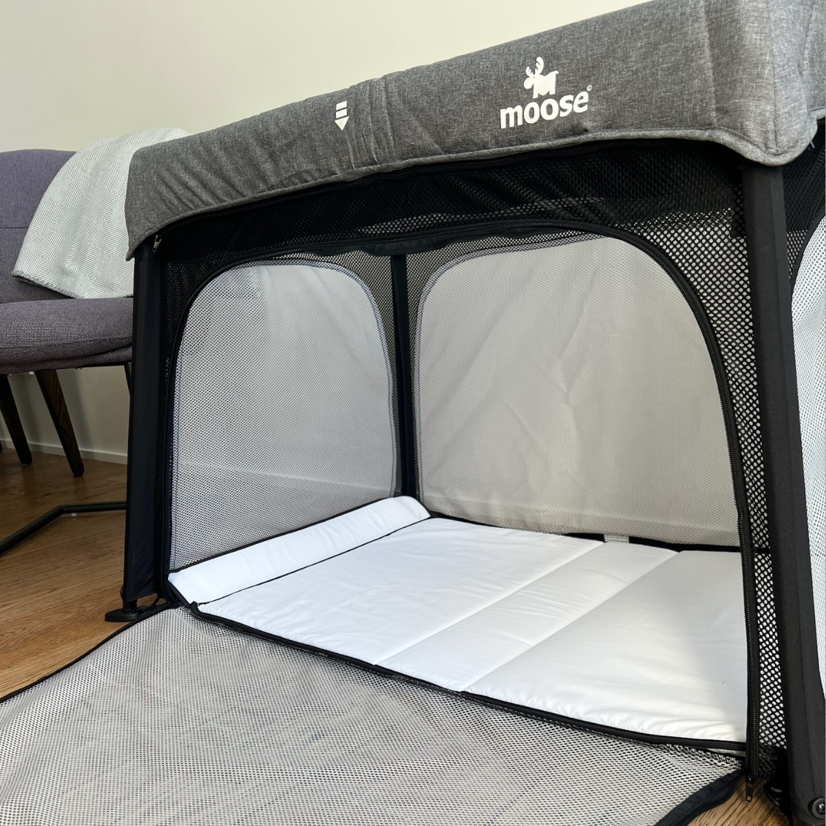 Moose Emmett Travel Cot (with Bassinet feature & 2 FREE fitted sheets)