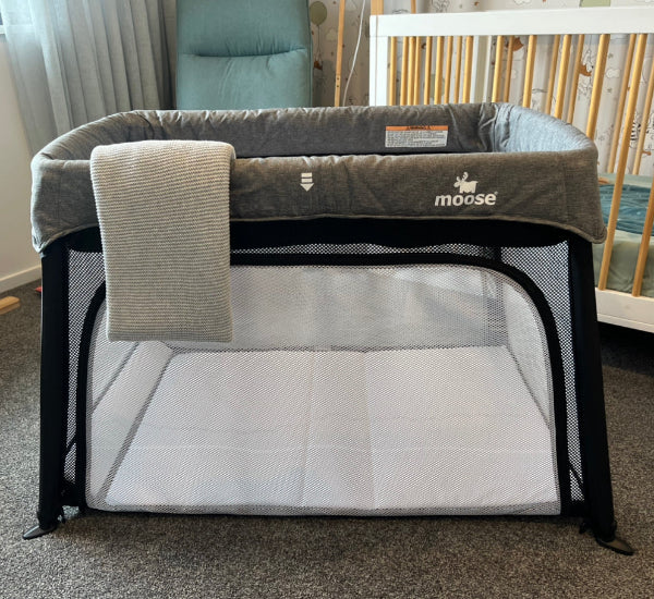 Moose Emmett Travel Cot (with Bassinet feature & 2 FREE fitted sheets)