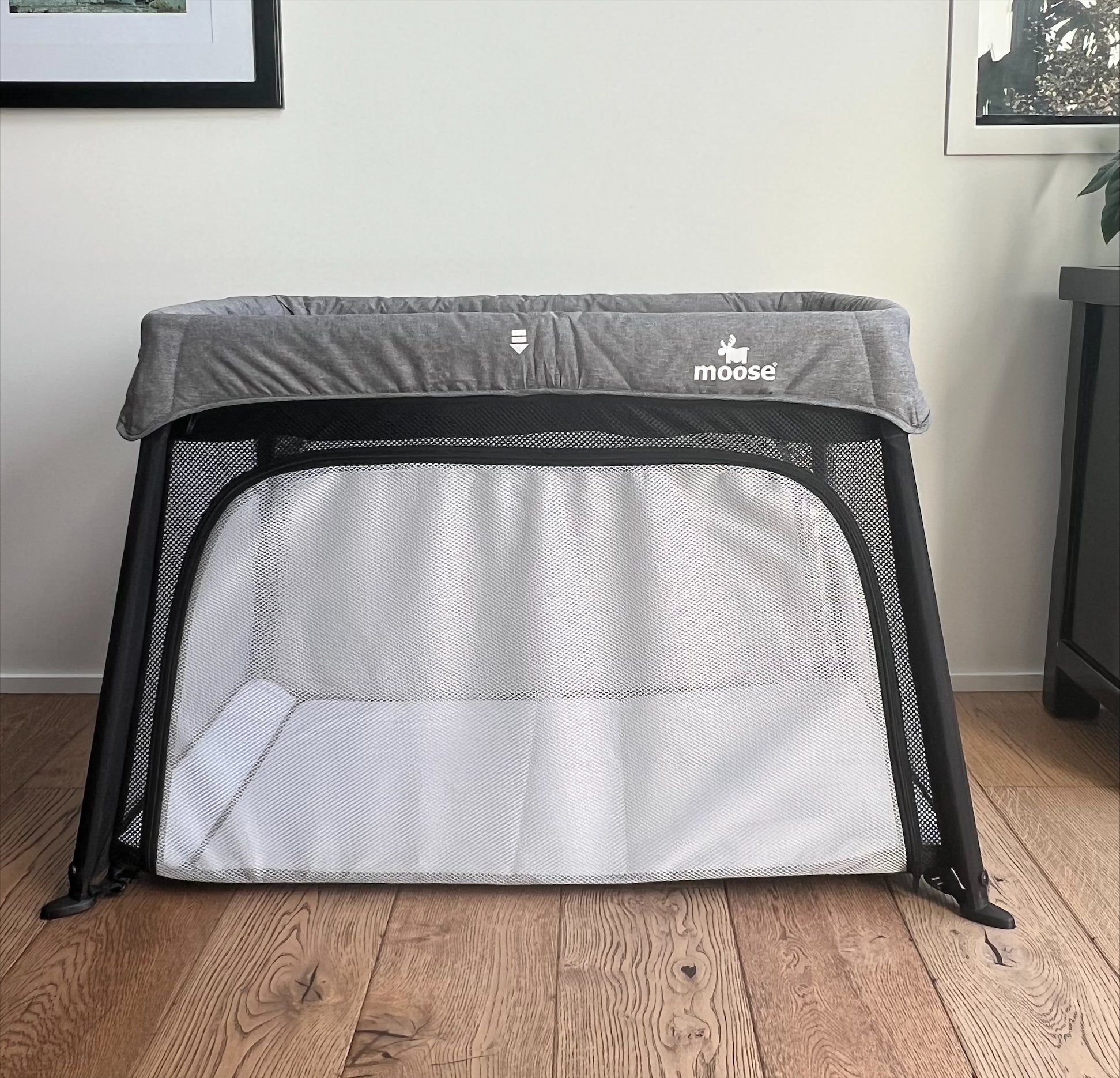 Moose Emmett Travel Cot (with Bassinet feature & 2 FREE fitted sheets)