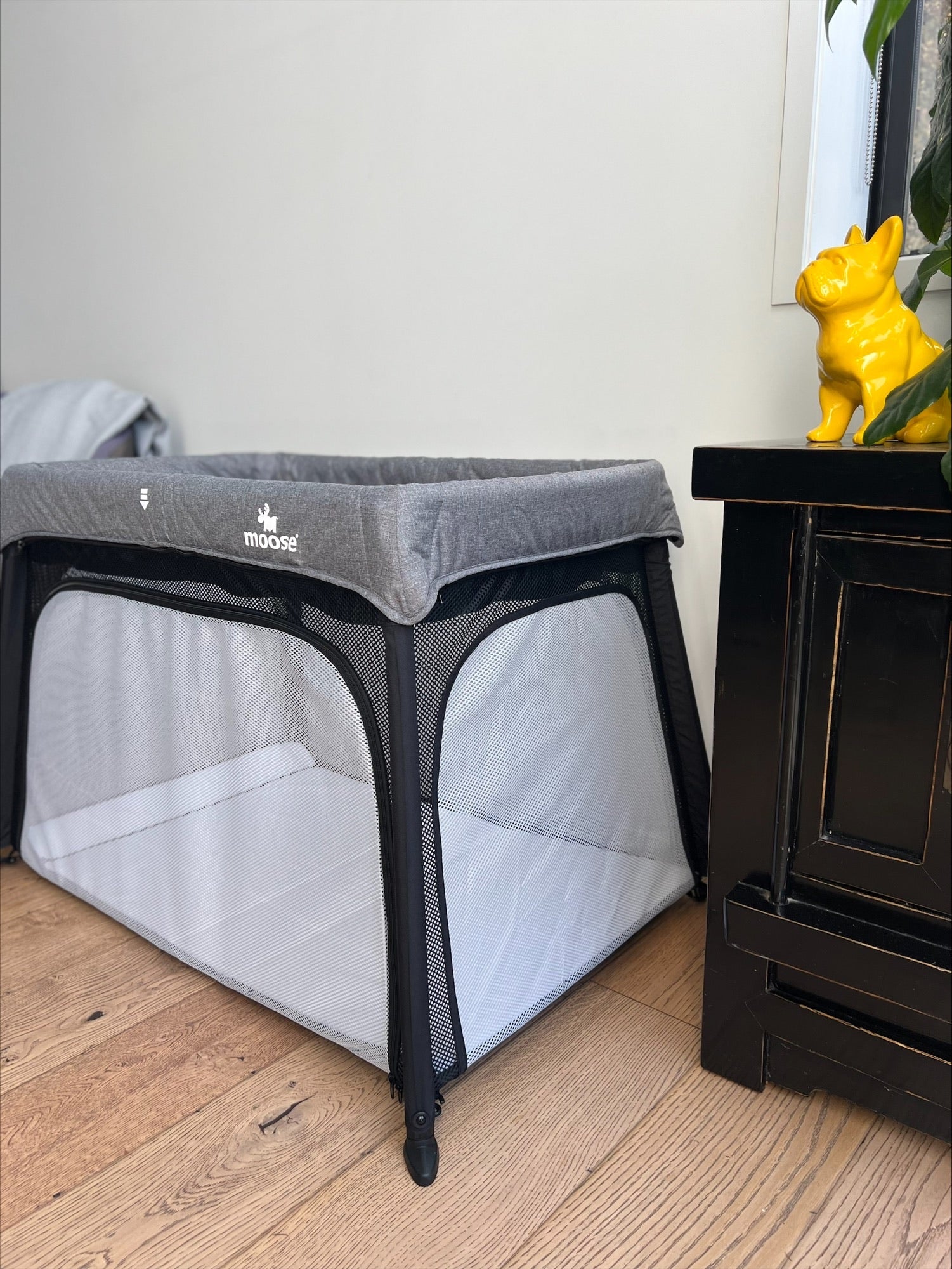 Moose Emmett Travel Cot (with Bassinet feature & 2 FREE fitted sheets)